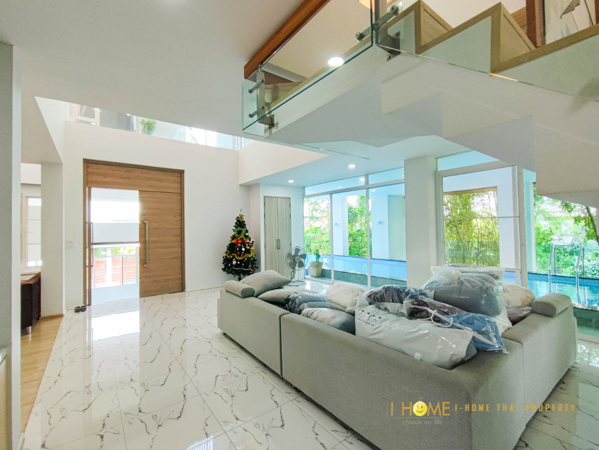 รูป ให้เช่า Luxury Pool Villa 3 ชั้น พร้อมสระว่ายน้ำส่วนตัว สไตล์ Modern #A1-V0018 - รูปที่ 10/46