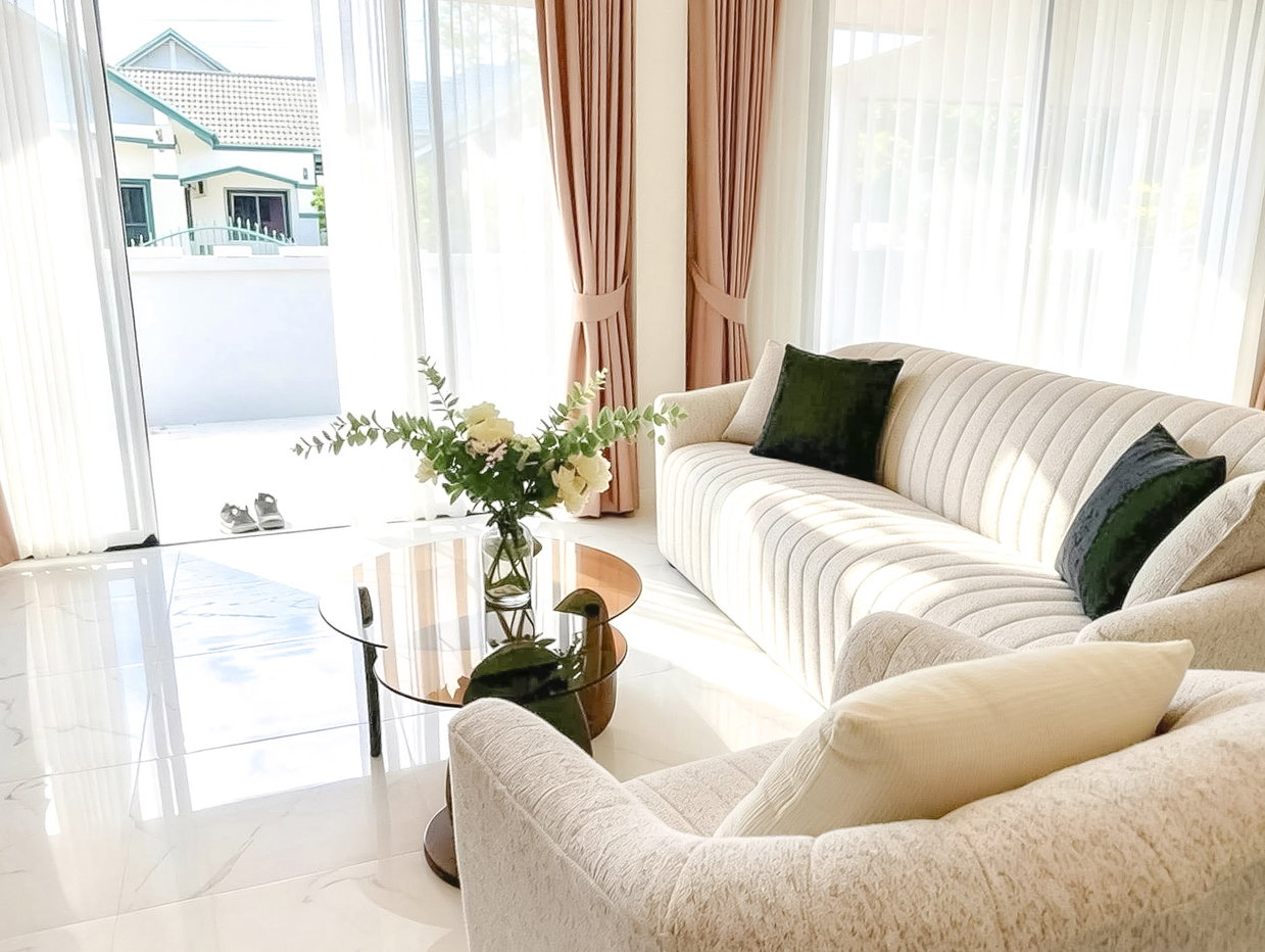 picture Luxury House for Sale Soi Khao Noi East Pattaya 4Bedroom - 1/10