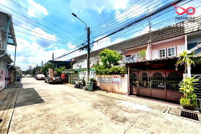 ทาวน์โฮม ม.นานาชาติแสตมฟอร์ด : ขายทาวน์เฮาส์ 2 ชั้น 26 ตร.ว. สุขุมวิท 77  ซอยอ่อนนุช 50 สวนหลวง ใกล้ BTS อ่อนนุช
