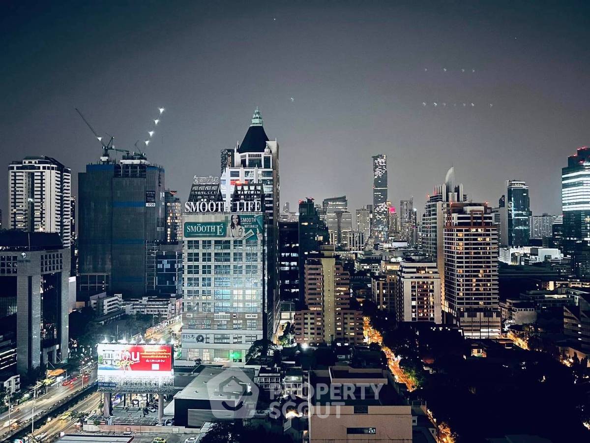 picture Well-Priced 2-BR 113 Sqm, 21st-Floor At Saladaeng One (MRT Silom) (ID 1918900) - 3/7
