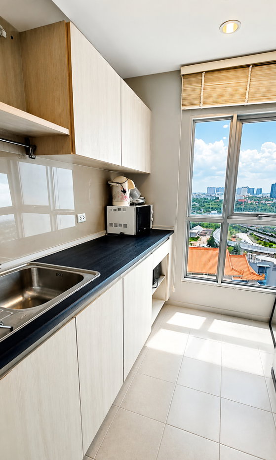 รูป ขายด่วน ราคาพิเศษ ต่ำกว่าราคาประเมิน Aspire Sathorn–Taksin (Timber Zone). 2 ห้องนอน ห้องสวย พร้อมเฟอร์นิเจอร์ครบ เพียง 500 เมตรจาก BTS วุฒากาศ - รูปที่ 5/10