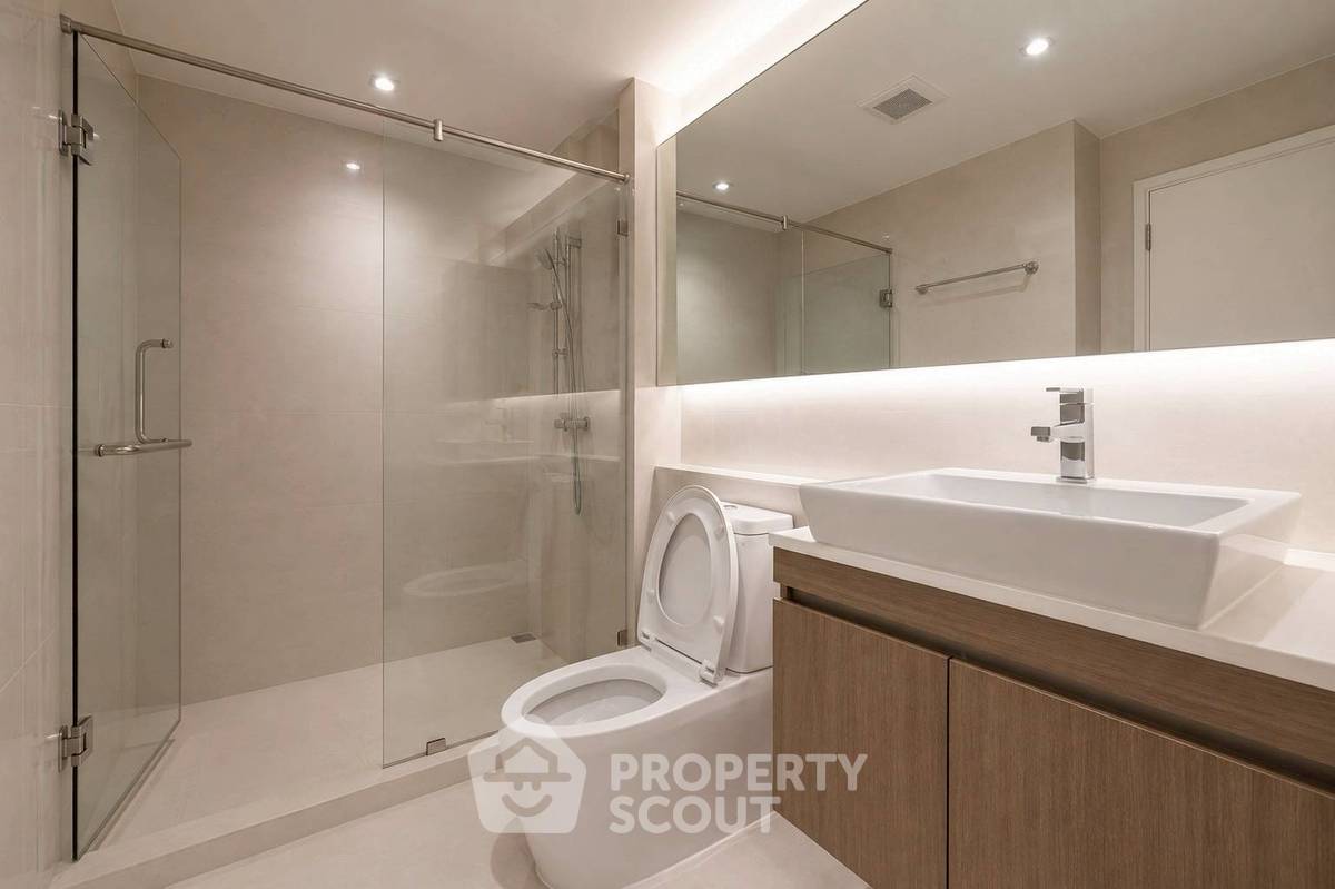 picture Well-Priced 2-BR 60 Sqm Condo At Vtara 36, Near BTS Thong Lor (ID 3054290) - 8/11