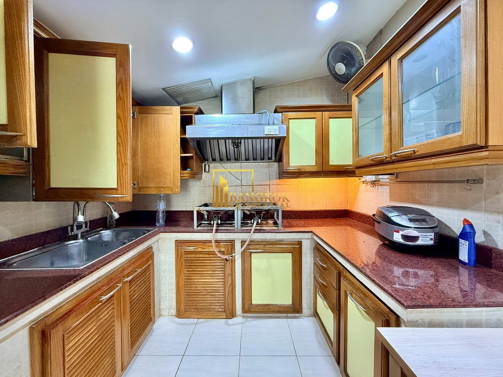 picture Baan Klang Krung | Spacious 4 Bedroom Townhouse in Thonglor - BR49091TH - 11/51