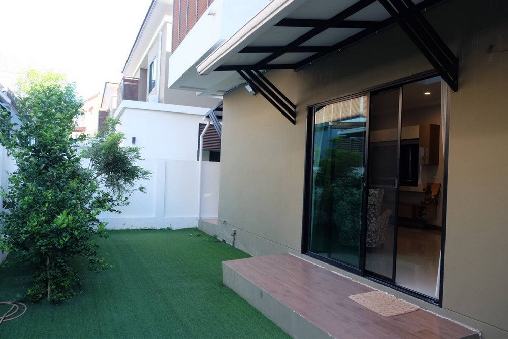 รูป Call : 081-553-1623 บ้านเดี่ยวใกล้เมกาบางนา Villa Arcadia Srinakarin 72 ตร.วา 4 ห้องนอน 3 ห้องน้ำ 3 ที่จอดรถ 1 ห้องเอนกประสงค์ 1 ห้องเมด ตกแต่งครบ - รูปที่ 2/14