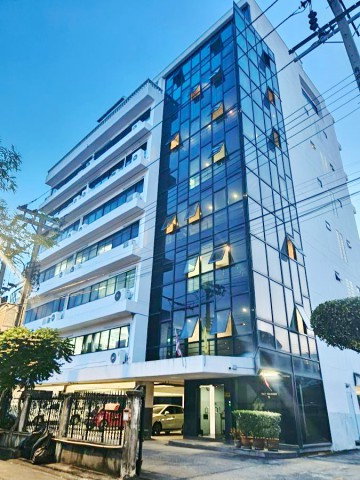 รูป สำนักงานให้เช่า 126 ตร.ม. MRT ลาดพร้าว ภาวนา 700ม. ม.ราชภัฏจันทรเกษม 1กม. พร้อมแอร์ 5 ตัว ห้องประชุม และห้องผู้บริหาร - รูปที่ 2/8