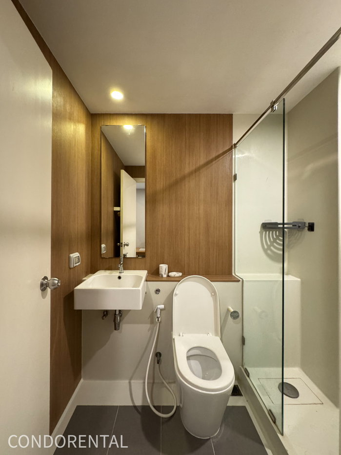 รูป Blossom Condo @ Sathorn - Charoenrat ห้องสวย ราคาดี สอบถามเพิ่มเติมได้ที่ Line @condorental - รูปที่ 16/18