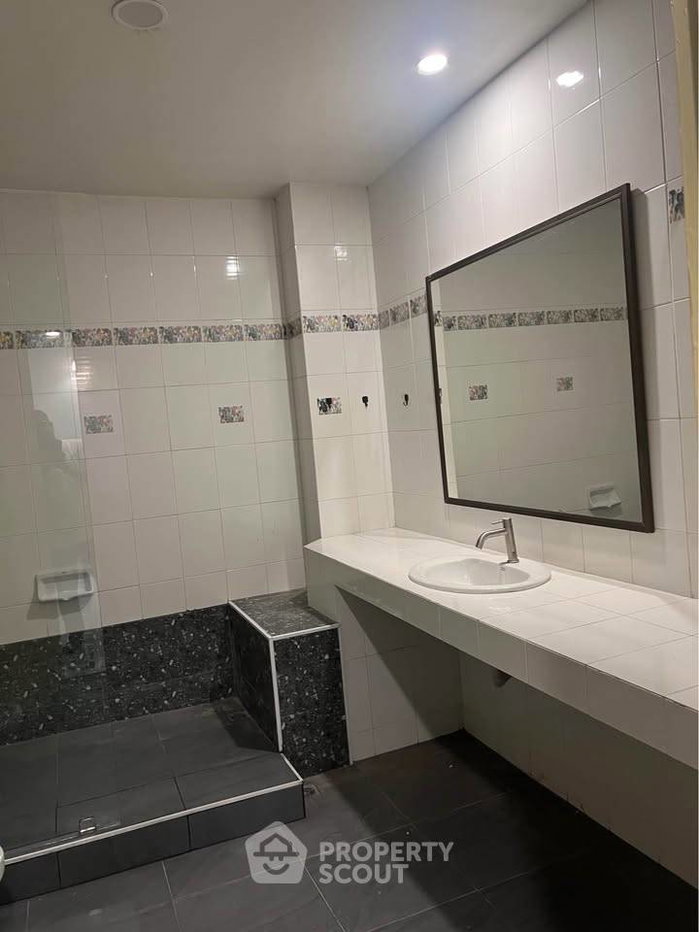 picture 2-BR Condo For Rent, 103 Central Condominium, Near Chai Sathan (ID 3046526) - 14/21