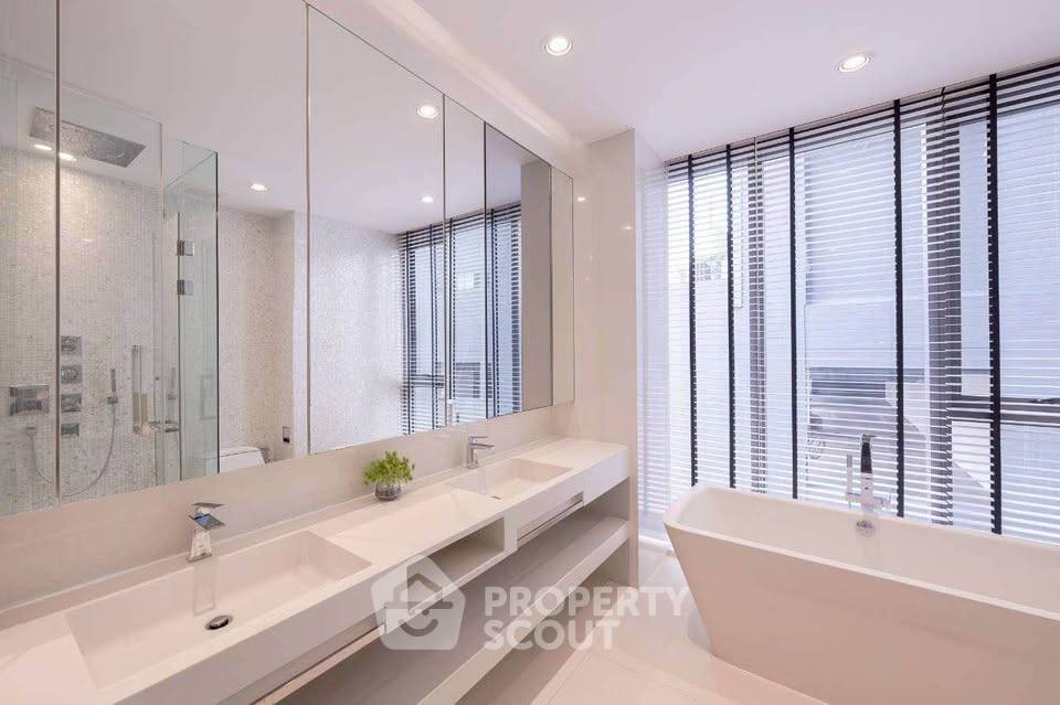 picture 2-BR 137 Sqm Condo In Vittorio Sukhumvit 39, 100m to BTS Phrom Phong (ID 3054122) - 17/38