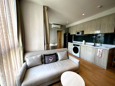 คอนโดให้เช่า : Runesu Thonglor 5 แต่งมาครบแบบคุมโทนสบายตา หิ้วกระเป๋าใบเดียวเข้าอยู่ได้เลย
