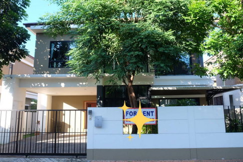 Call : 081-553-1623 บ้านเดี่ยวใกล้เมกาบางนา Villa Arcadia Srinakarin 72 ตร.วา 4 ห้องนอน 3 ห้องน้ำ 3 ที่จอดรถ 1 ห้องเอนกประสงค์ 1 ห้องเมด ตกแต่งครบ