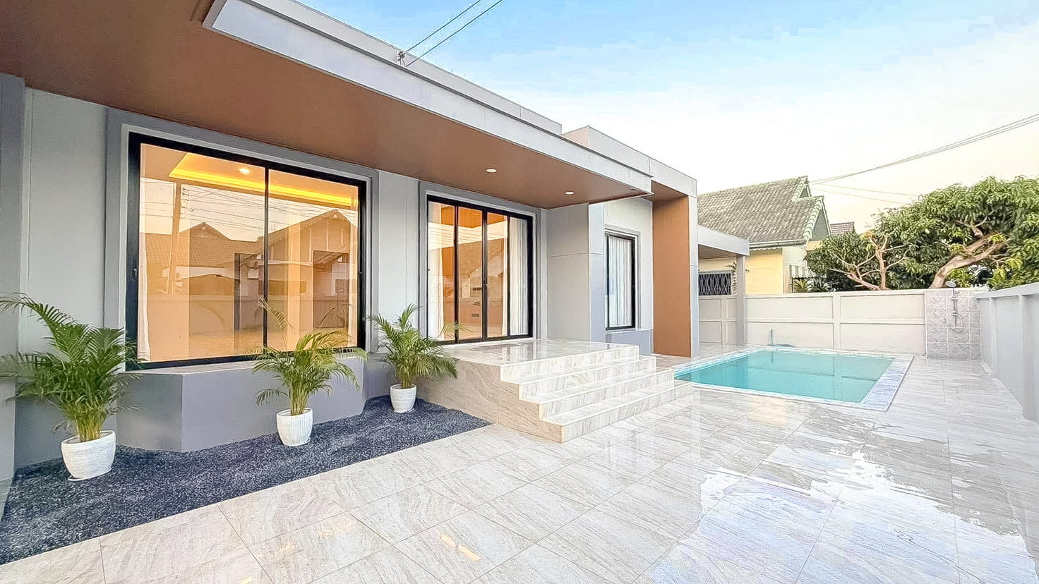picture Luxury House for Sale Soi Khao Noi East Pattaya 4Bedroom - 10/10