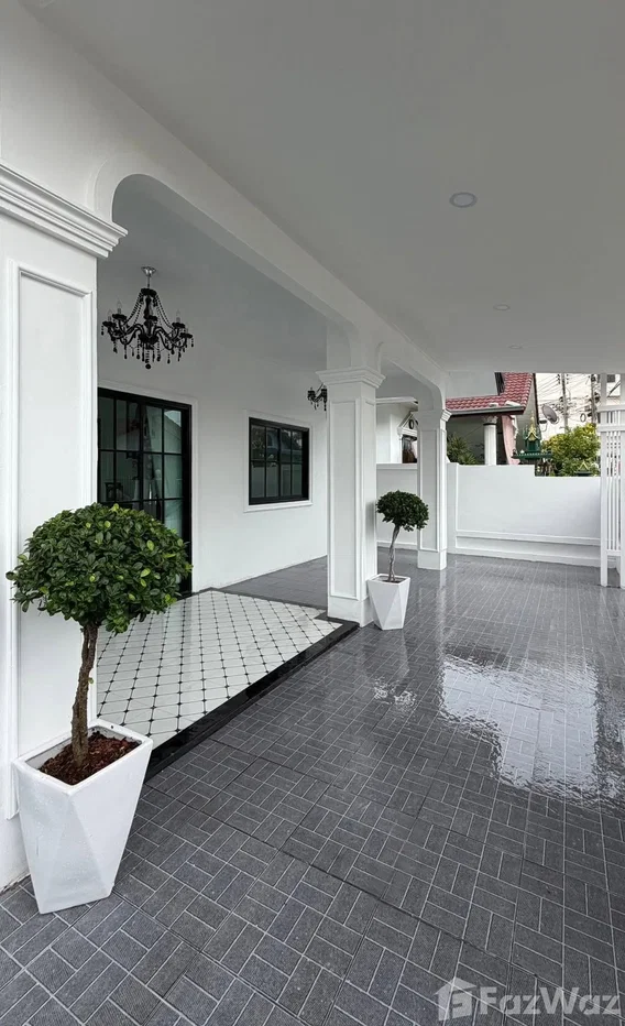 picture Modern Home with Premium Free Upgrades in a Prime Location 6543671 - 20/35
