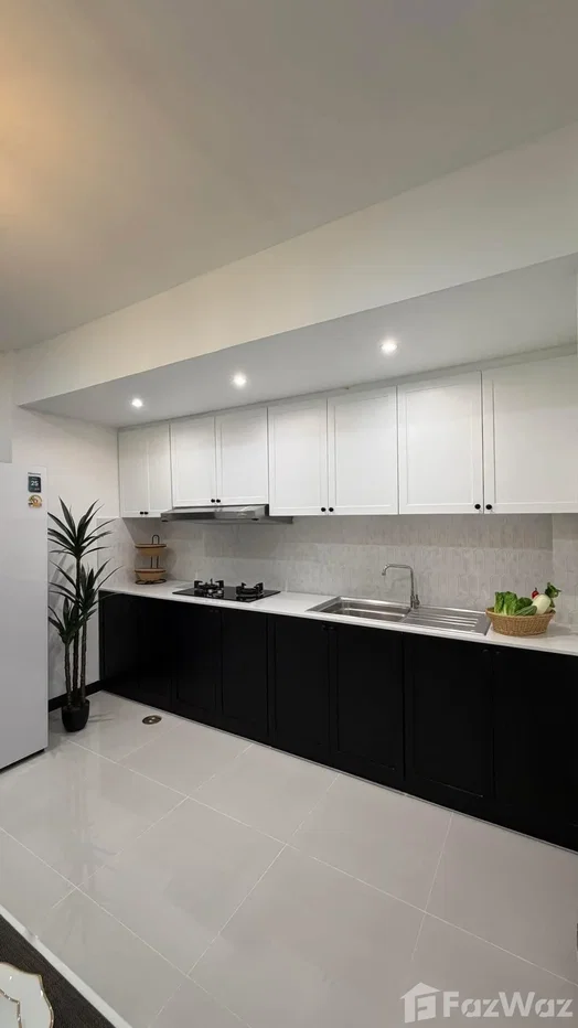 picture Modern Home with Premium Free Upgrades in a Prime Location 6543671 - 4/35