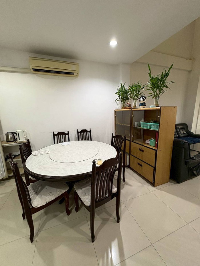 รูป  ทาวน์โฮม  3 ห้องนอน ซอย จันทน์ 2 ( ซอย ไวตี ) ใกล้ แมคโคร สาทร Ref. A17260602 - รูปที่ 2/12