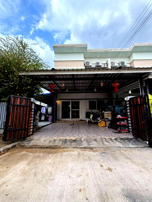 Townhouses for sale Premruethai School  : 🔥 For sale: end-unit townhouse Novoville Lam Luk Ka Khlong 5 | Next to Lam Luk Ka Water Park | Free EV Charger
