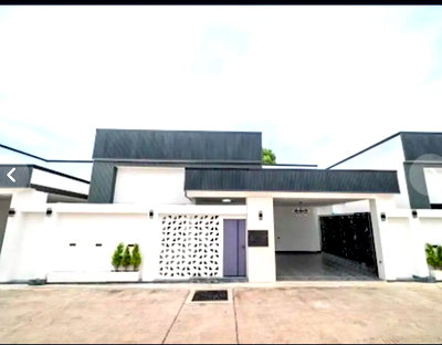 Houses for sale Bang Lamung Chonburi : Luxury house for sale in Pattaya. Beautiful modern marble design, fully furnished and move in Ready.