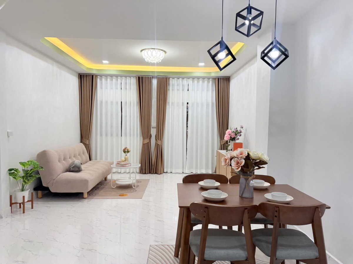 รูป ทาวน์เฮาส์ 2 ชั้น บ้านพร้อมอยู่ หมู่บ้านสินธานี 3 ซอยนวลจันทร์9 ทำเลดี ไม่ต้องแต่งเพิ่ม ใกล้รถไฟฟ้าสายสีชมพู แฟชั่นไอส์แลนด์ - รูปที่ 12/21