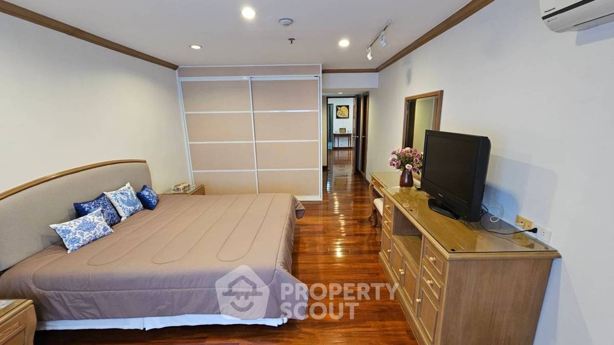 รูป คอนโด 2 ห้องนอน ชั้นสูง 136 ตร.ม. บ้านสวนเพชร ใกล้ BTS พร้อมพงษ์ 200 ม. (ID 1177613) - รูปที่ 12/28