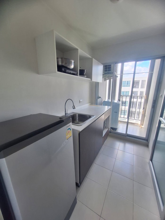 picture D Condo Sign for rent, available immediately. Size: 30 sq.m., 8th floor, Building B. - 4/16