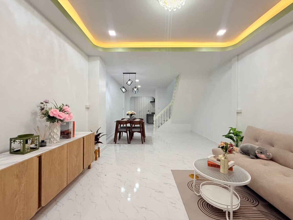 รูป ทาวน์เฮาส์ 2 ชั้น บ้านพร้อมอยู่ หมู่บ้านสินธานี 3 ซอยนวลจันทร์9 ทำเลดี ไม่ต้องแต่งเพิ่ม ใกล้รถไฟฟ้าสายสีชมพู แฟชั่นไอส์แลนด์ - รูปที่ 5/21