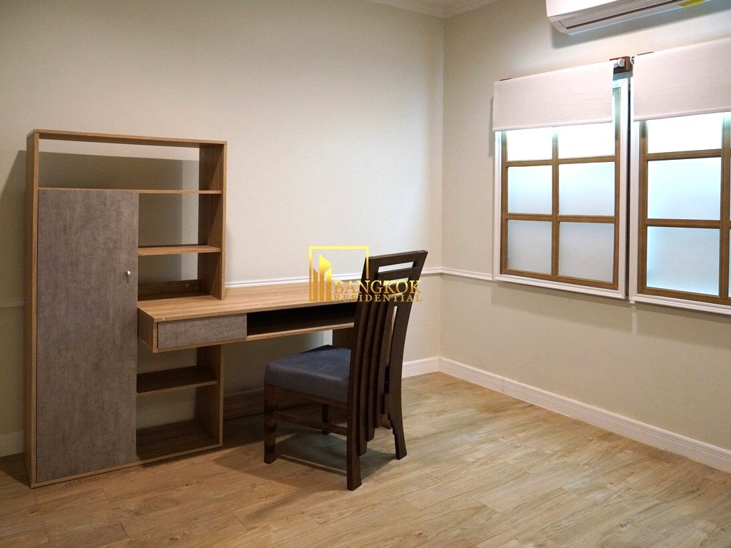 picture Renovated 3 Bedroom Townhouse in Sukhumvit 50 Area - BR49094TH - 4/9