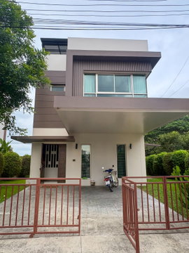 3-Storey Detached House for Rent