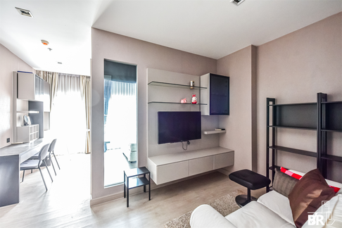 New Experience with a Condo in Prime Location The Signature by Urbano near BTS Saphan Khwai