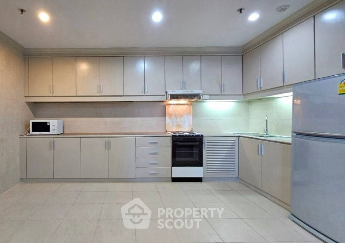 picture 2-BR 135 Sqm At Baan Suanpetch Condo Near BTS Phrom Phong (200m) (ID 3054581) - 5/5