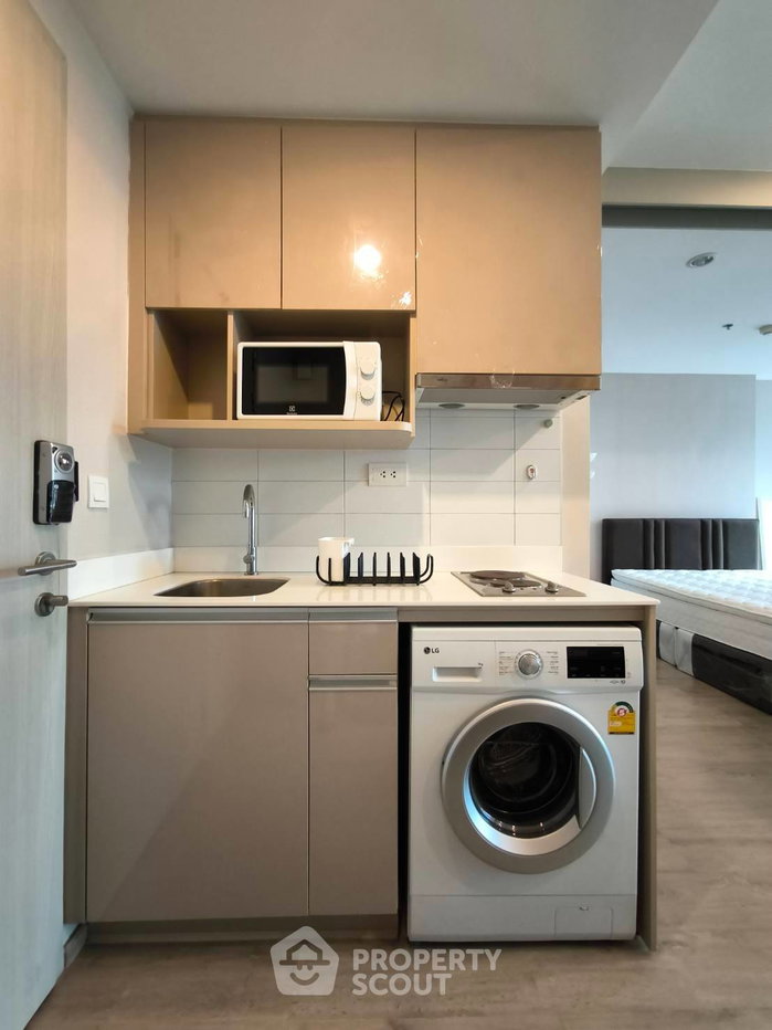 picture High-Floor 1-BR 33 Sqm In Ideo Q Chula Samyan, MRT Sam Yan 400m (ID 1655890) - 3/6