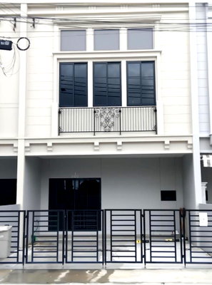 Townhouses for sale Bangkok : Best Deal! Siri Place Pattanakarn 4BR Townhome - 118 Sqm, Only 32K/Sqm - U6239104