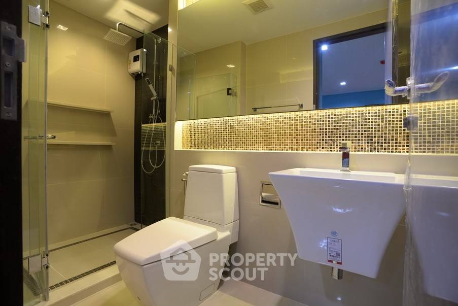 picture 2-BR Condo For Rent, Rhythm Sathorn, 300m to BTS Saphan Taksin (ID 1807853) - 3/5
