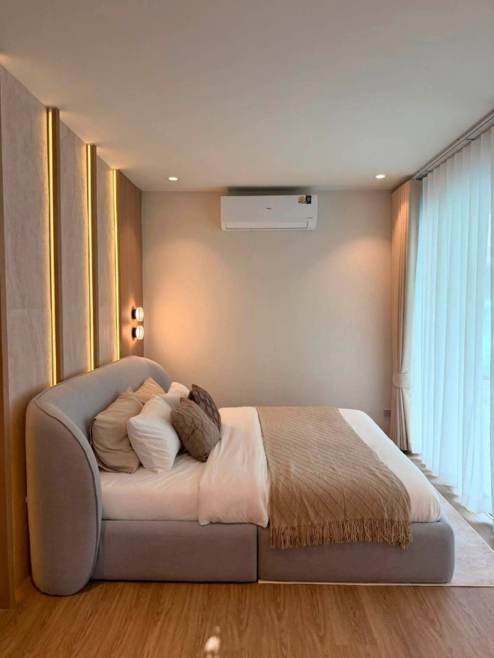 รูป ขายบ้านหรูพูลวิลล่า หมู่บ้านวังตาล – ใกล้สนามบิน เมืองเชียงใหม่ ตกแต่งสวย เฟอร์ฯครบ ใกล้โรงเรียนนานาชาติหลายแห่ง (H507) T.0946511456 - รูปที่ 2/4