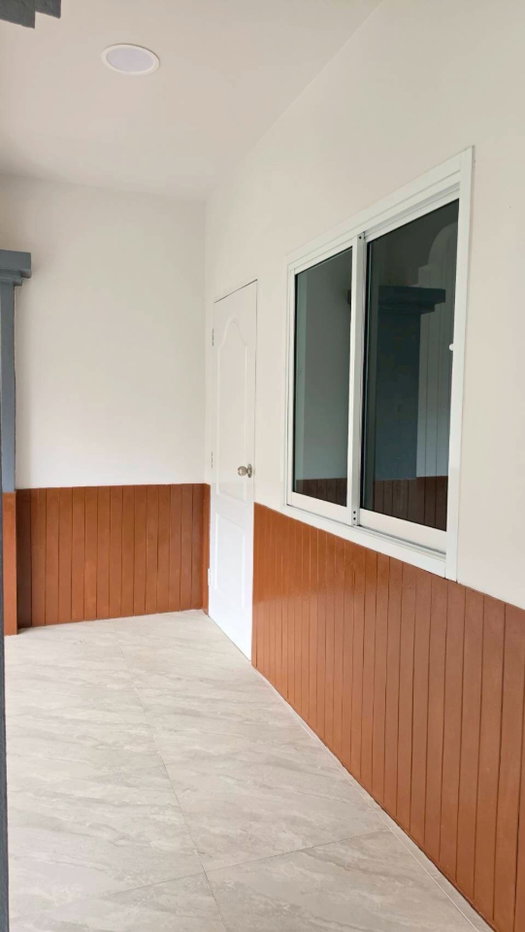 picture Newly Renovated Single-Storey Townhouse for Sale – Move-in Ready - 7/8