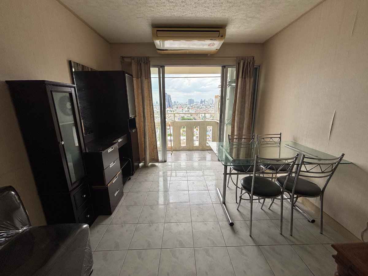 picture One bedroom apt. on 15th floor at Commonwealth - 5/10