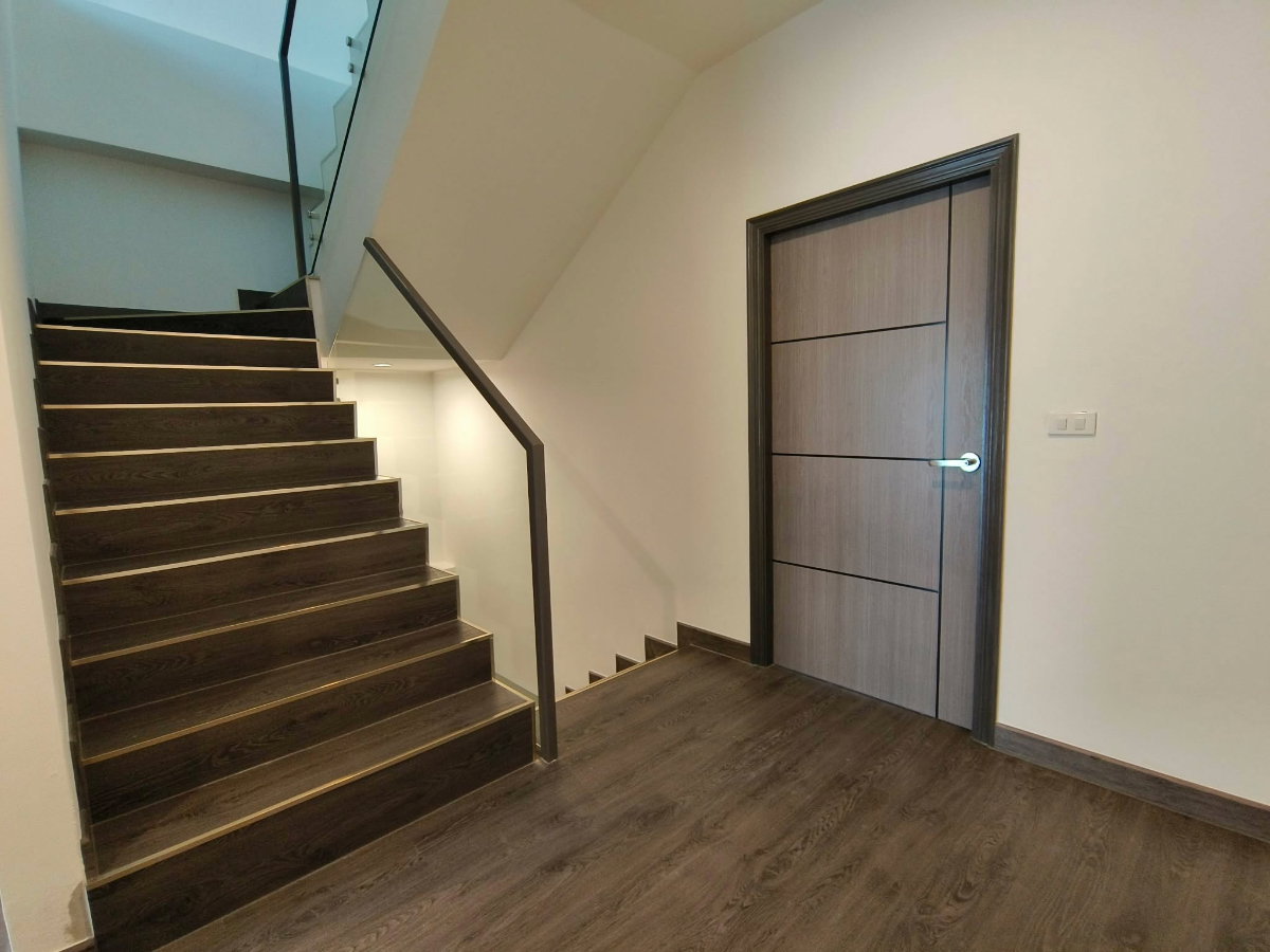 รูป บ้านเดี่ยว 3 ชั้น ในซอยสุขุมวิท 65 (เอกมัย) - รูปที่ 31/34