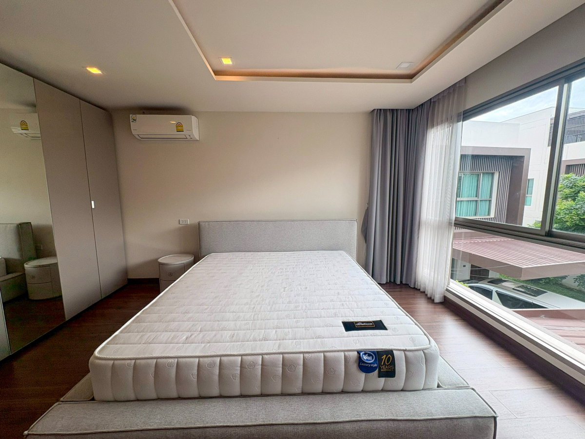 picture 3-Storey Detached House for Rent - 16/24