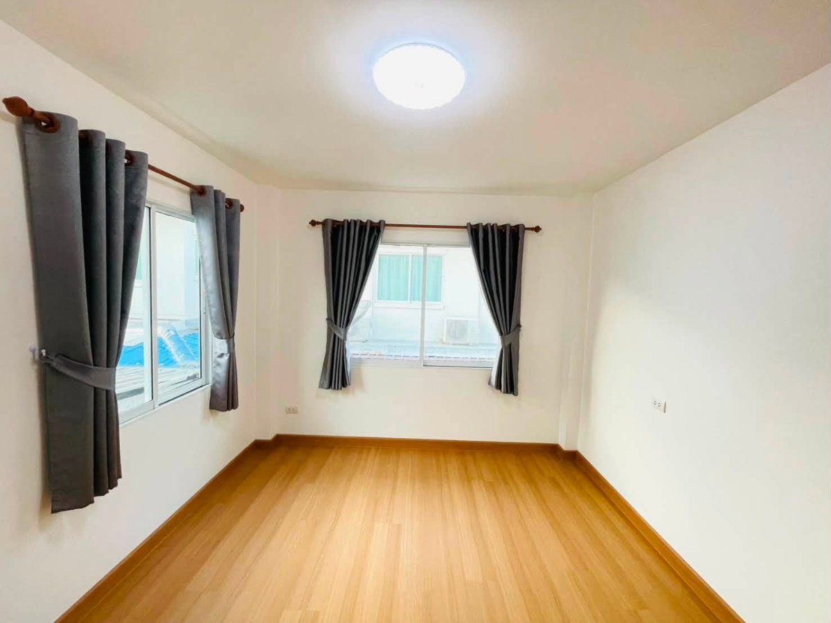 รูป ขายบ้านแฝดรีโนเวทใหม่ ม.เมโทรปาร์ค เขาน้ำซับ ม.เกษตร ศรีราชา - รูปที่ 6/16