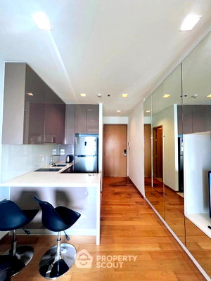 Condos for rent : 200m To BTS Nana | High-Floor 1-BR At Hyde Sukhumvit 13 (ID 3056850)