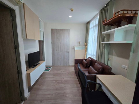 For rent 1 bedroom ( Corner room )