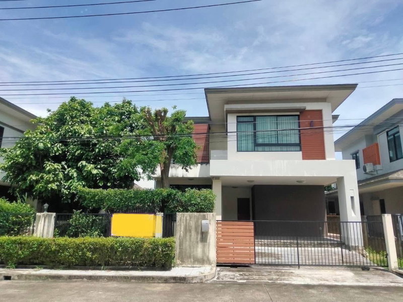 ขายบ้านเดี่ยว : 🔥 ขาย บ้านเดี่ยว หมู่บ้านปริญสิริ กาญจนาภิเษก–เอกชัย (Parinsiri Kanchanaphisek–Ekachai) | ใกล้พระราม 2