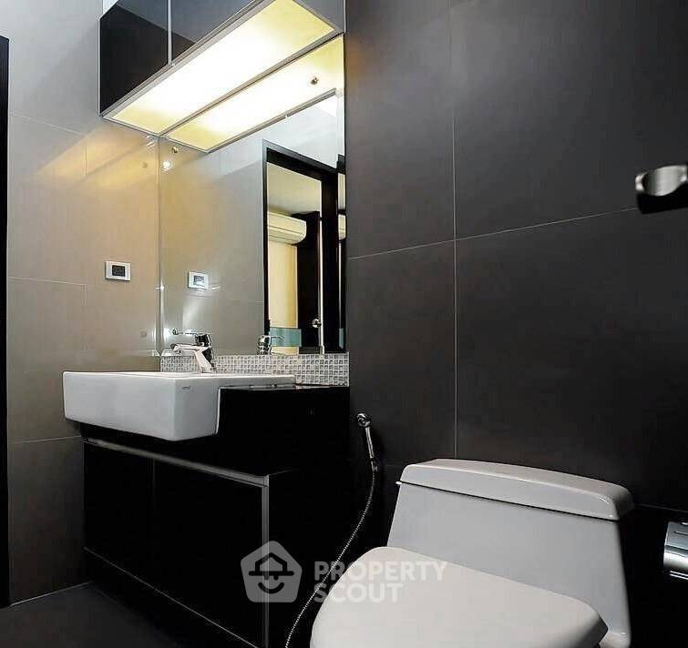 picture 1-BR At The Crest Sukhumvit 34, High-Floor 25, 200m to BTS Thong Lor (ID 2796792) - 9/10