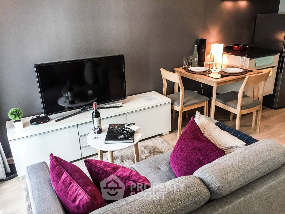 picture 1-BR 26 Sqm Condo At Noble Revolve Ratchada, 200m to MRT (ID 403431) - 5/12