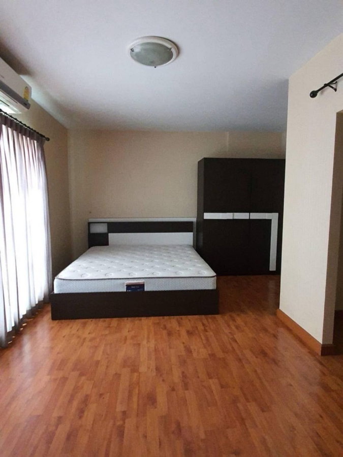 รูป 🏡✨ ให้เช่าบ้าน ลาดพร้าว – เลียบด่วนเอกมัย–รามอินทรา ✨🏡 3.5 ชั้น ⭐ บ้านหลังมุม เป็นส่วนตัว - รูปที่ 9/10