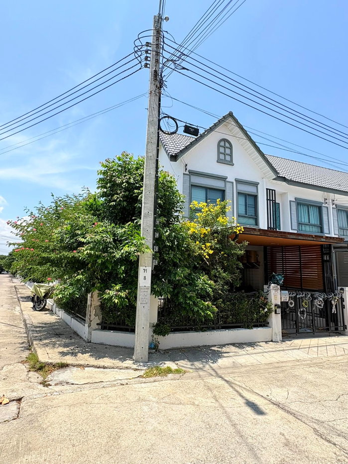 รูป 🔥ขาย ทาวน์โฮมหลังมุม โครงการ Modi Villa Bangna / โมดิ วิลล่า บางนา ทำเลซอยเอแบคบางนา หลังมุม ✅มีพื้นที่ข้างบ้านร่มรื่น ทิศทางลมดีหันหน้าทิศใต้ - รูปที่ 2/22