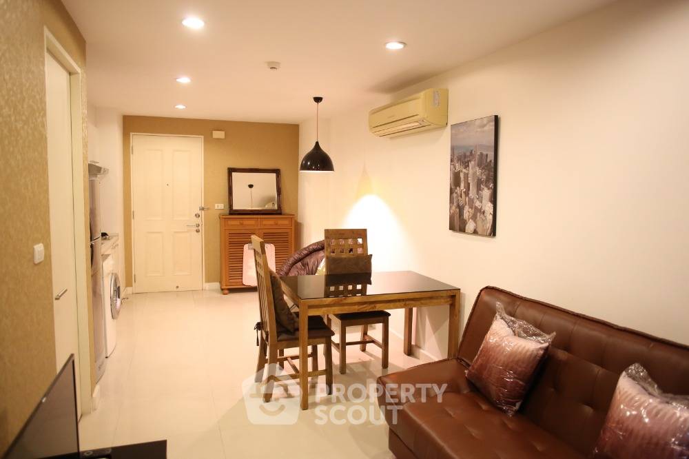 picture 1-BR Condo For Rent At B.R. Condo, 8th Floor, Khlong Chan (ID 380272) - 11/22