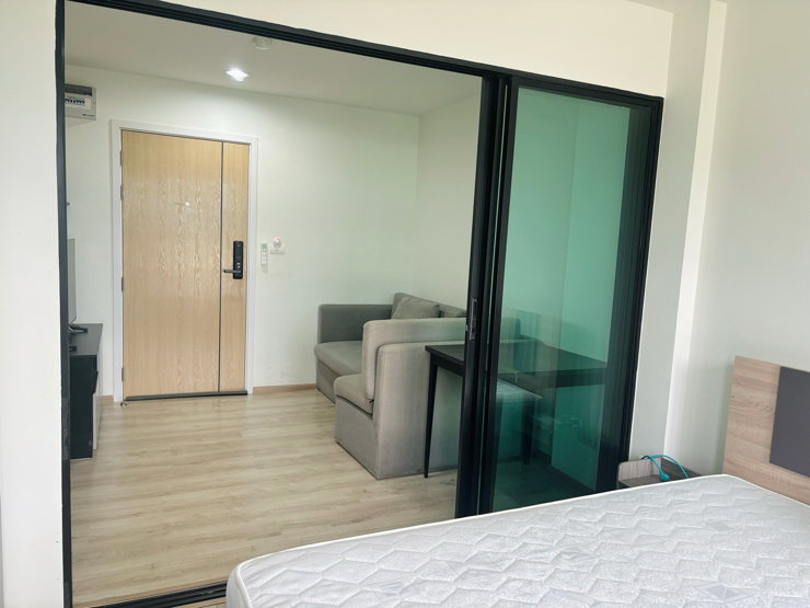 รูป ห้องเช่าRise Rama9: 1 ห้องนอน | 1 ห้องนั่งเล่น | 1 ห้องครัว | 1 ห้องน้ำ | ระเบียง - รูปที่ 3/15