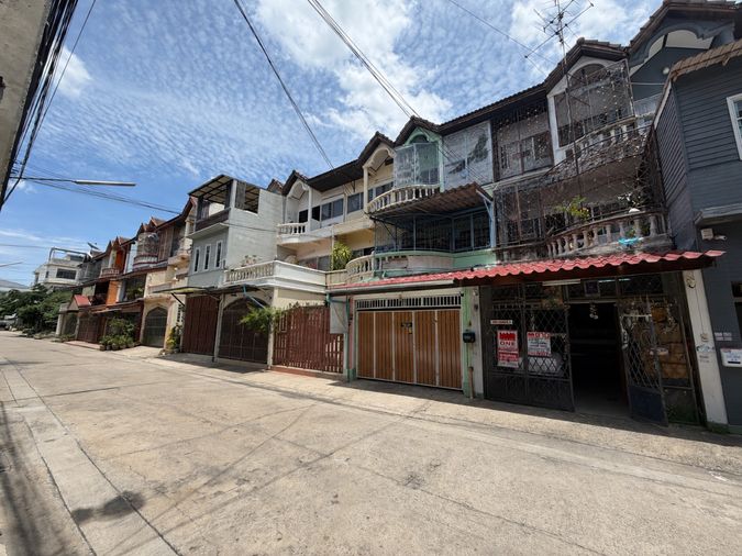 3-bed townhouse for sale, 121 sqm, 18 sq wah, Thung Khru