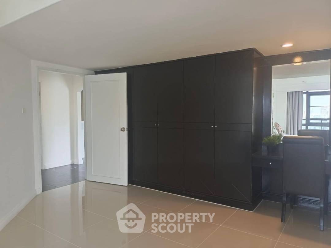 picture 3-BR 156 Sqm Condo At The Waterford Park Sukhumvit 53, BTS Thong Lor (ID 985418) - 9/18