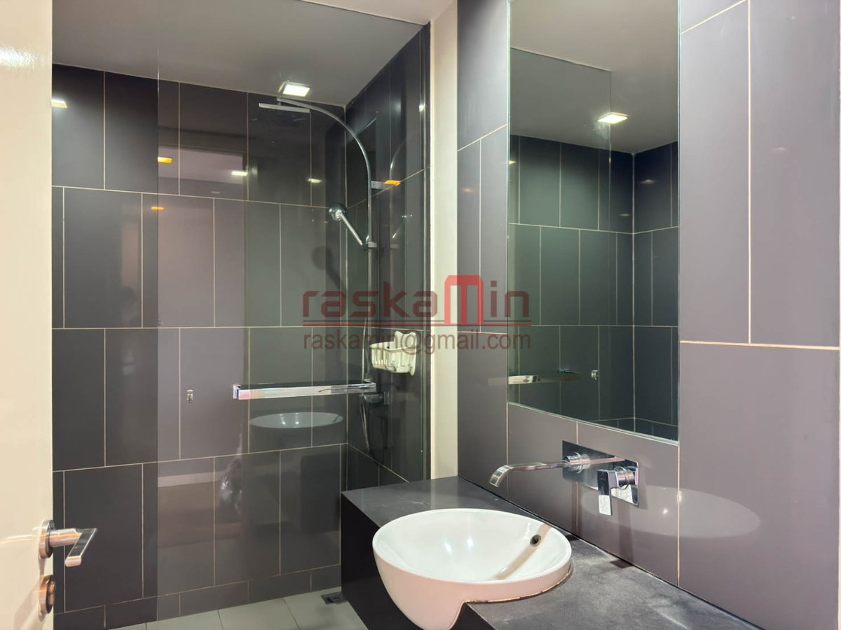 picture Zire Wongamat | High-Floor 2BR Sea View Condo  - 14/31