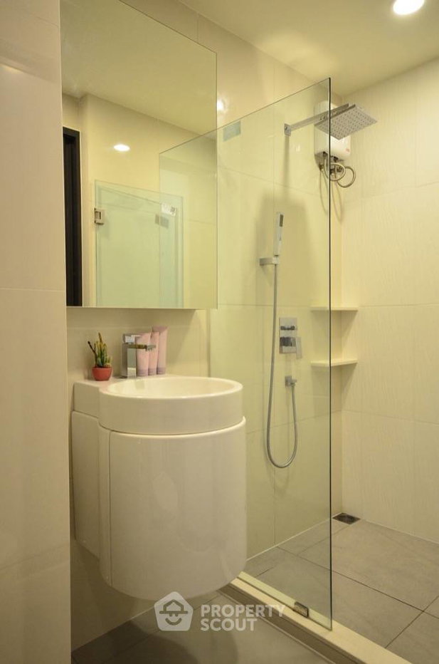 picture High-Floor 1-BR 22 Sqm at Rhythm Asoke, 300m to MRT Phra Ram 9 (ID 1105311) - 7/11
